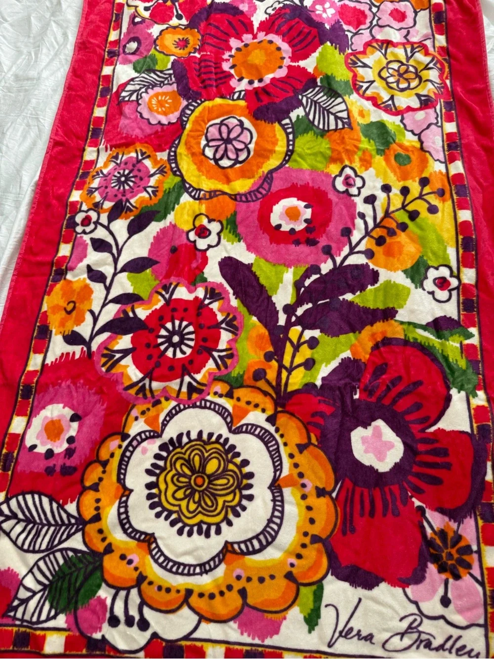 NWT Vera Bradley Clementine Beach Towel NWT Retired Pattern LAST ONE!